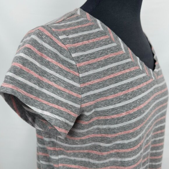 Cable & Gauge Women’s Gray Pink Striped V-Neck Short Sleeve Tee Size Medium - Picture 6 of 7